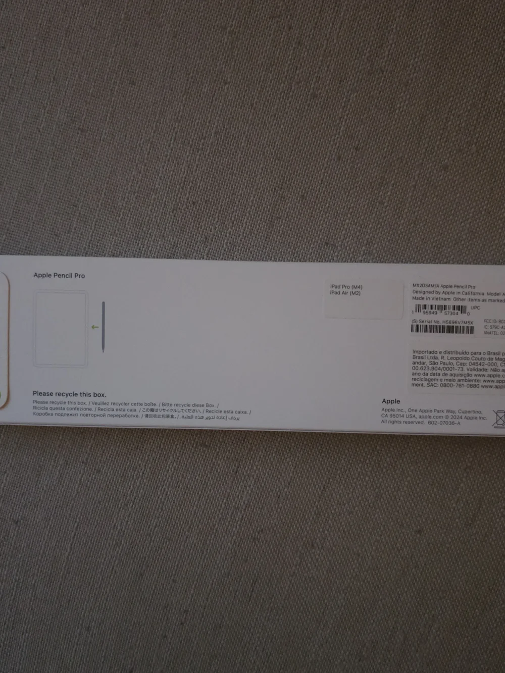 APPLE Ipad, With Keyboard Case, And APPLE STYALIZER Pen